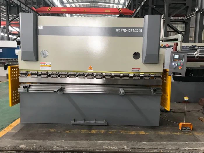 Yawei AHYW NC plegadora 125T3MTR China AHYW E21 2 AXes