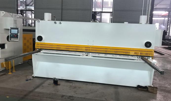 Yawei 6mm CNC 3m giljotiini nihkega ESA S625