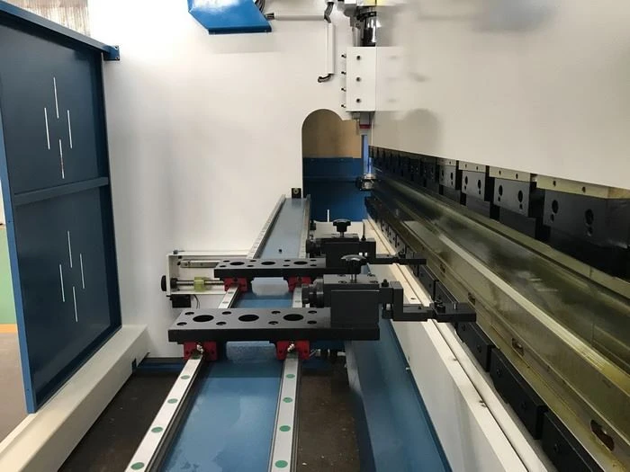 metal bending finger stops moving on dual linear gudie for Yawei 130T PBH PBC 5 axis cnc press brake 3M 4M china AHYW factory